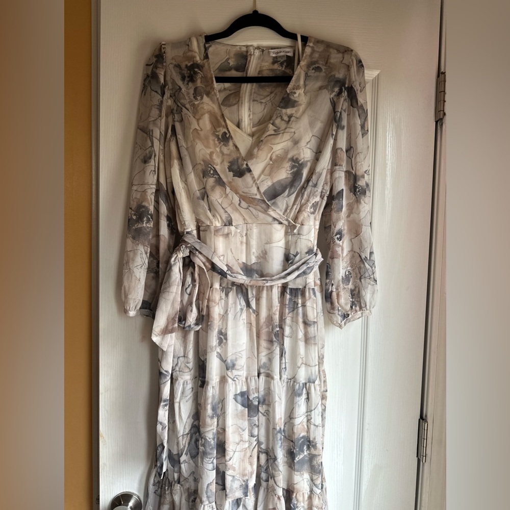 A beutiful flower dress very classy and elegant